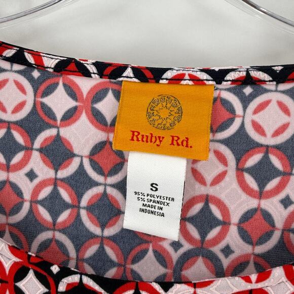 Ruby Rd. Red & Black Retro Geometric Bell Sleeve Blouse Women's Size Small - Picture 3 of 7